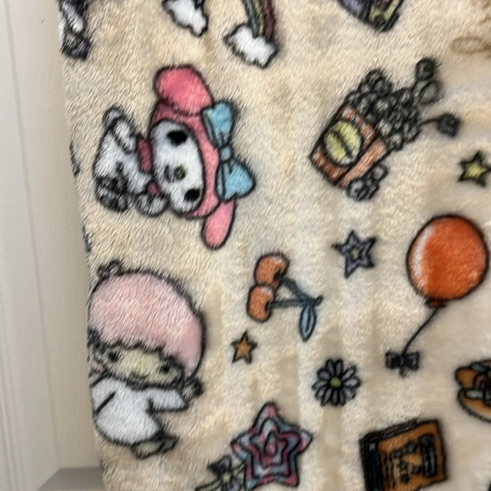 Hello Kitty and Friends throw blanket